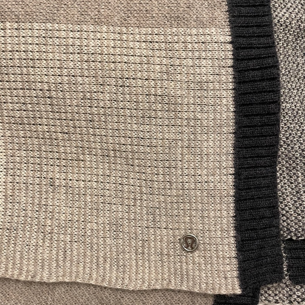 Lululemon scarf